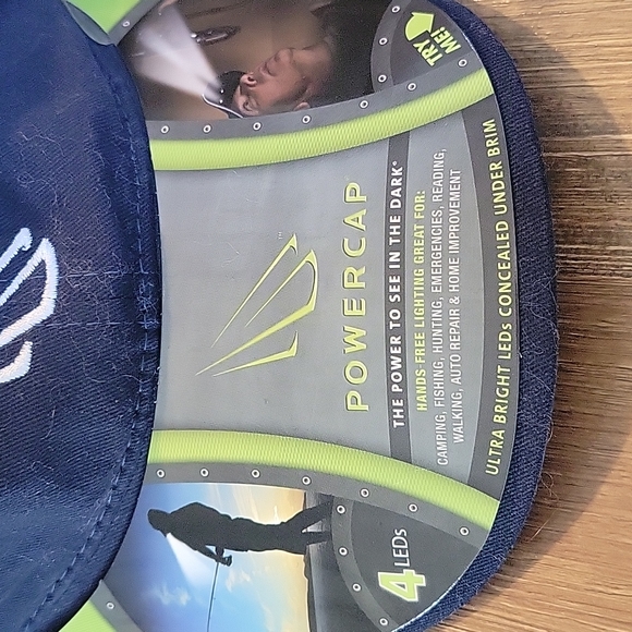 Power Cap hat with built-in LED light - Picture 2 of 5